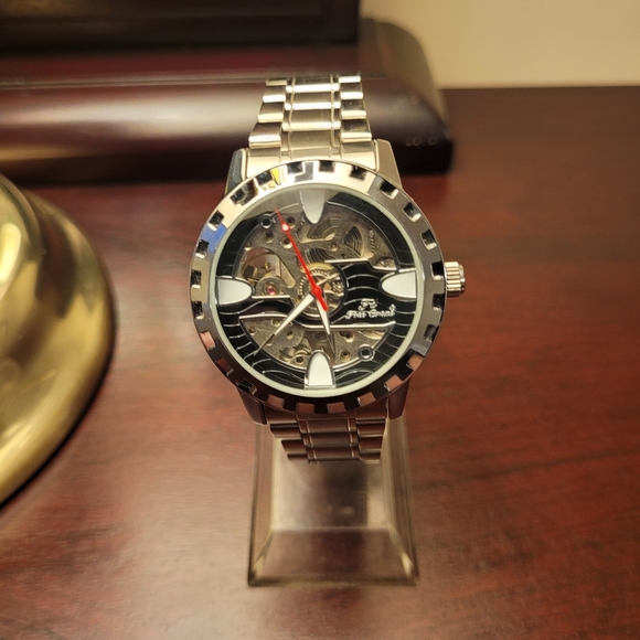 New Men’s Silver Automatic luxury Watch - Picture 1 of 4